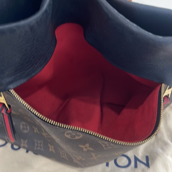 Louis Vuitton Monogram Tuileries Hobo - Like New, Non-Smoker - Picture 3 of 7